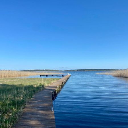 Domek Nad Jeziorem W Karwiku Экстерьер фото