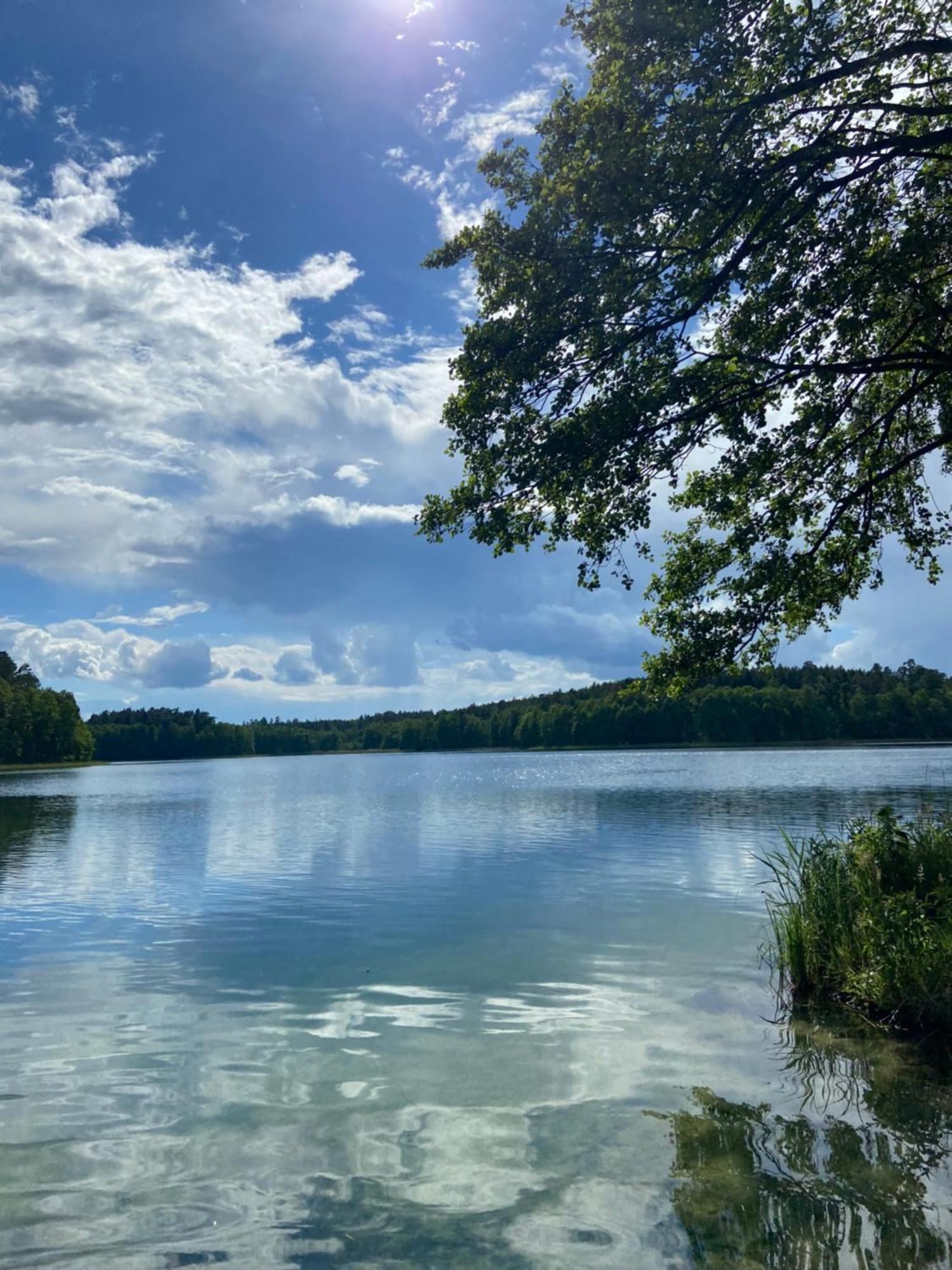 Domek Nad Jeziorem W Karwiku Экстерьер фото